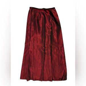 Ann Taylor Vintage Taffeta Midi Skirt
Size 2 — Excellent Condition
39” Length
